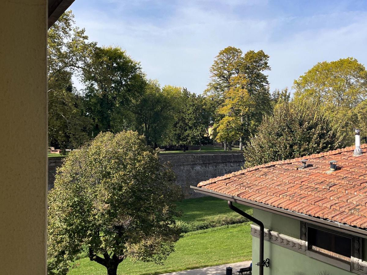 Apartamento Mura Di Lucca Elegant Penthouse With Balcony Exterior foto